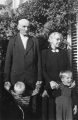 ave_0172 Frits og Ane Lisbeth med formentlig Faster Netes b�rn
