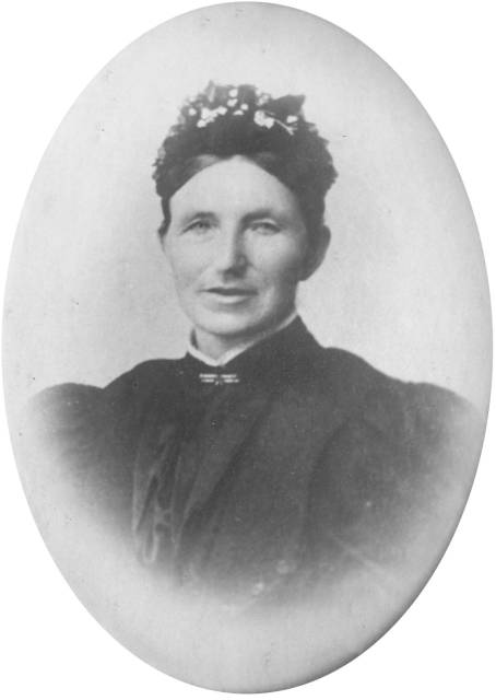 ave_0219 Inger Kathrine Pedersen. Portr�ttet h�ngte i stor guldramme som sofastykke i stuen p� Tofteg�rd indtil Gerts far flyttede.