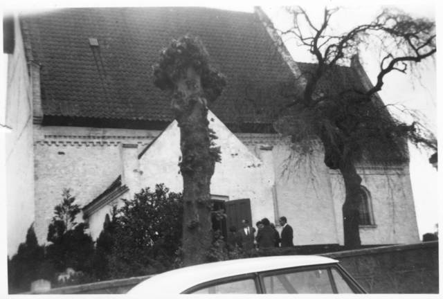 ave_0014 Et lidt uheldigt billede af Lillebr�nde kirke. Gerts mors og fars bryllup.