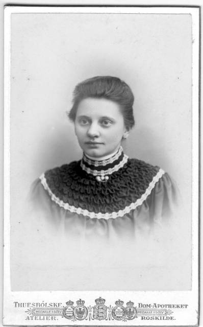 album1_09 Ukendt? M�ske Bedstefar og Bedstemors plejedatter?
