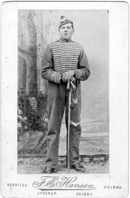 album2_12 M�ske Niels Hansen (bror til Bedstemor). Havde en g�rd p� Jenslev Mark. S�nnen hed Richard.