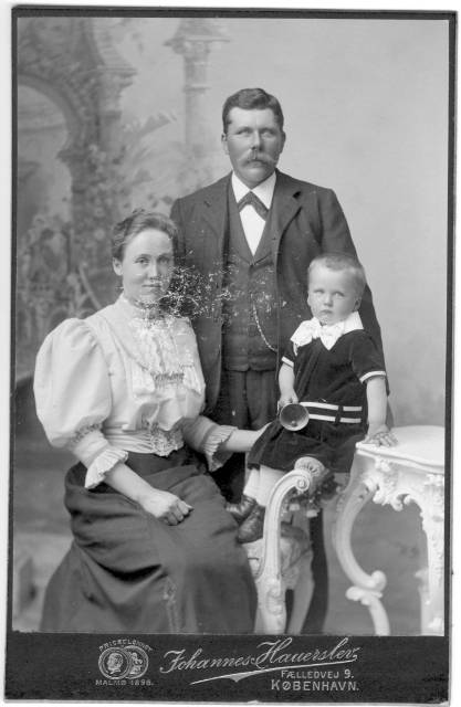 album2_17 Marie og Niels Hansen og s�nnen Richard.