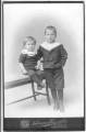 album2_18a Marie og Niels Hansens brn Ellen og Richard. Julen 1910. Se bagside p nste billede.